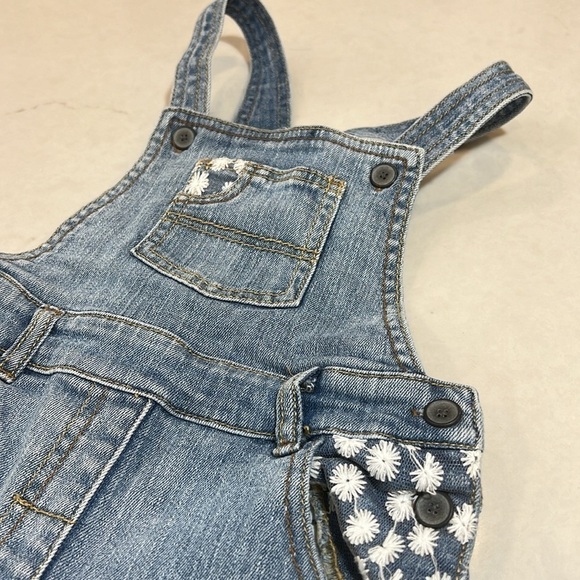 Ruum girls jeans overalls, like new, size 3y. - Picture 3 of 3